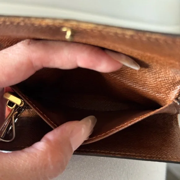Louis Vuitton Monogram Key & Card Holder Case (6) - Picture 8 of 9